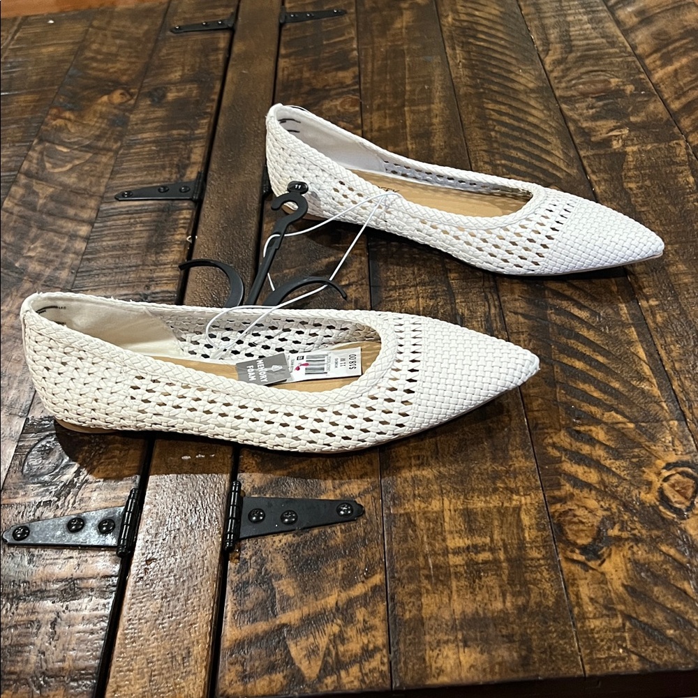 White Woven Pointed Flats by Falls Creek size 11 - Picture 5 of 9